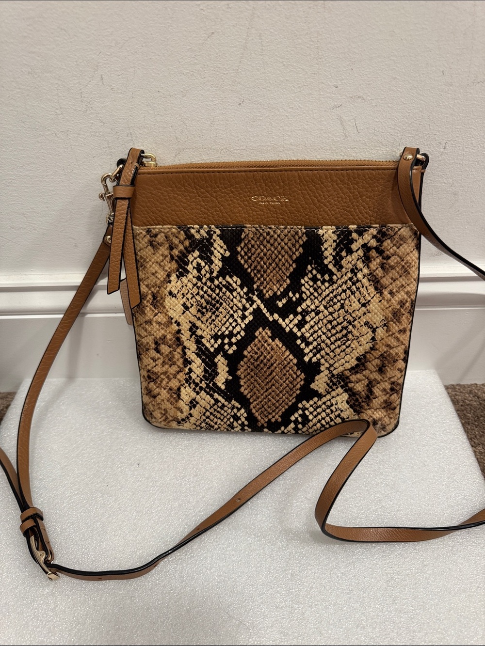 Coach Madison python snakeskin print crossbody bag purse with hangtag